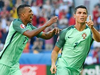 Với Ronaldo & Nani, Bồ Đào Nha không cần trung phong