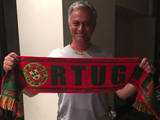 Mourinho mừng Bồ Đào Nha vô địch Euro 2016