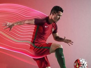 Bồ Đào Nha ra mắt mẫu áo đấu EURO 2016 sân nhà